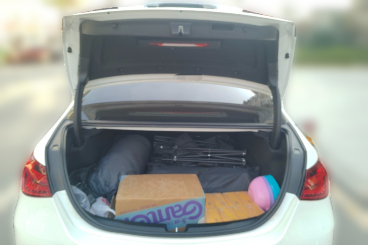 奔驰C级 2023款 C 260 L 运动版局部细节23