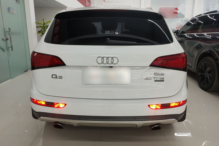 奥迪Q5 2017款 Plus 40 TFSI 技术型车身外观6