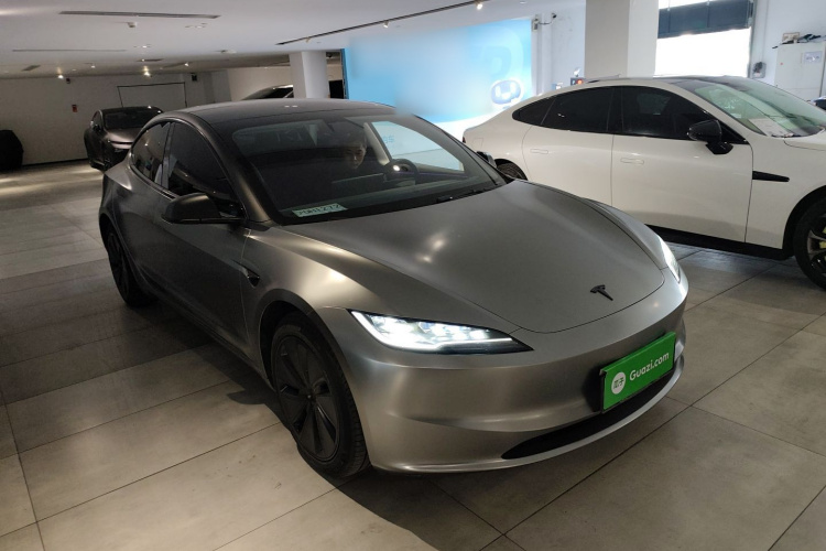 特斯拉 Model 3 2023款 后轮驱动版车身外观3