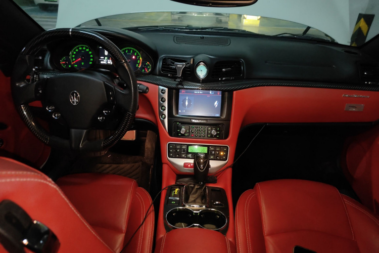 玛莎拉蒂 GranTurismo 2007款 4.2L 标准版中控内饰12