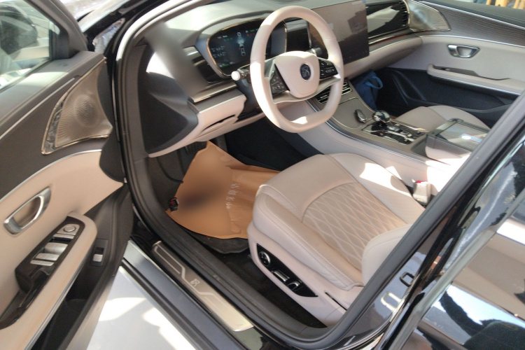 比亚迪 汉 2025款 EV 701KM激光雷达智驾型中控内饰7003