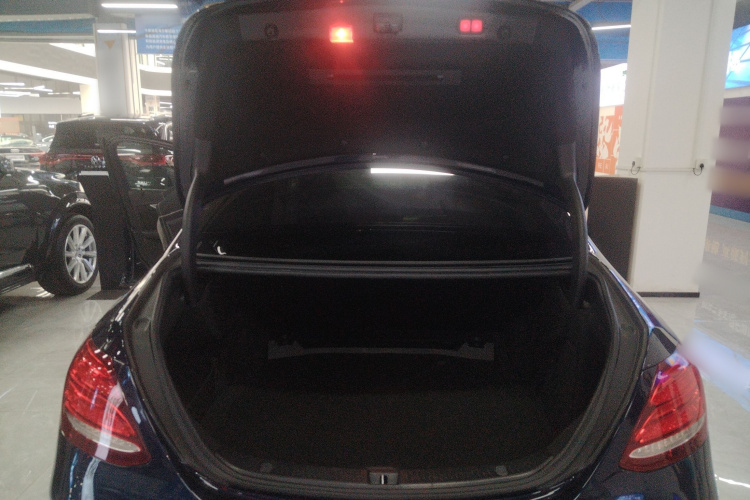 奔驰E级 2017款 E 200 运动型 4MATIC机舱底盘23