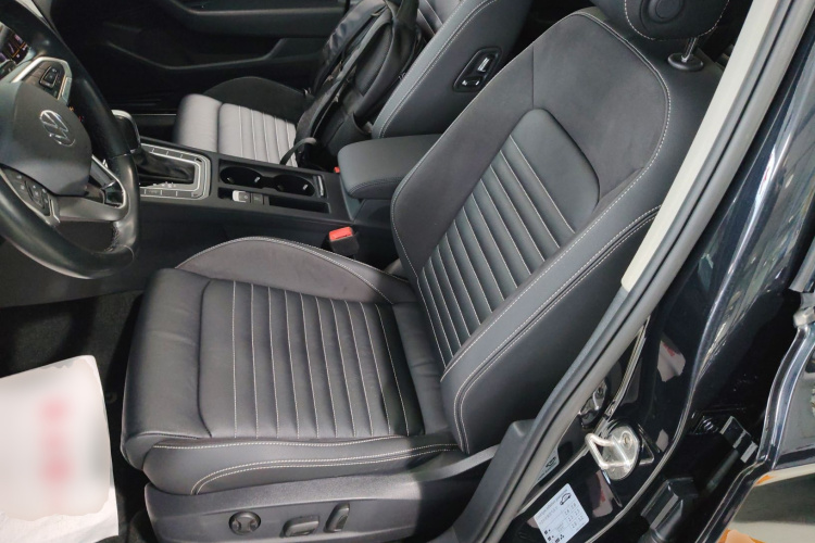 大众 迈腾 2020款 330TSI DSG 领先型中控内饰19