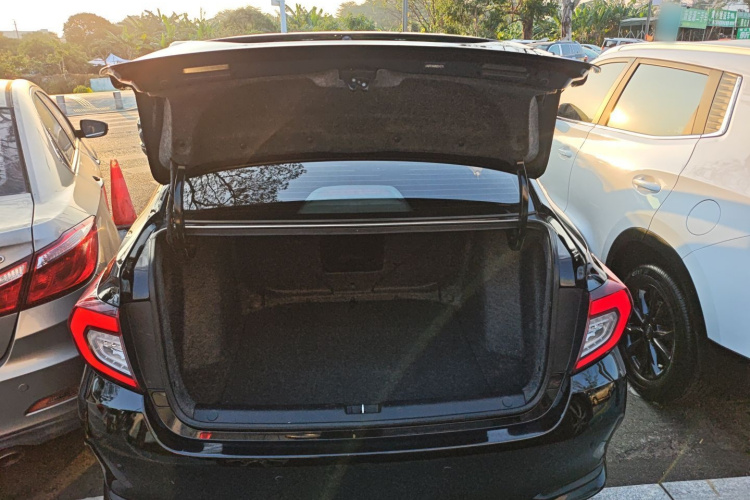 本田 凌派 2022款 180Turbo CVT豪华版机舱底盘23