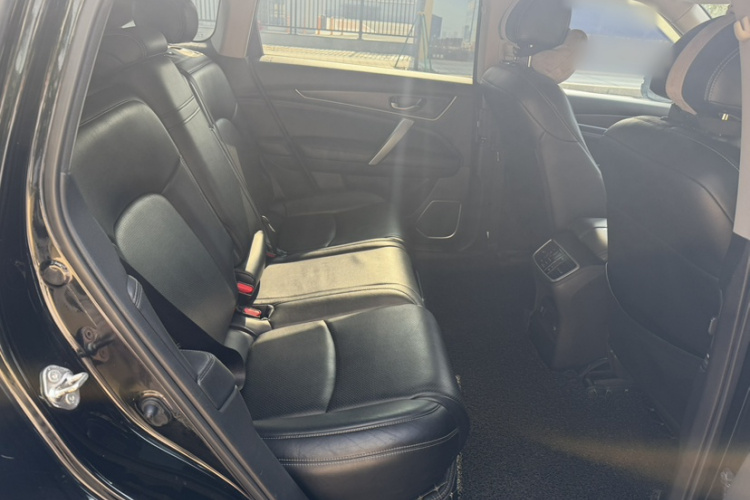 本田 冠道 2019款 240TURBO 两驱精英版中控内饰7001