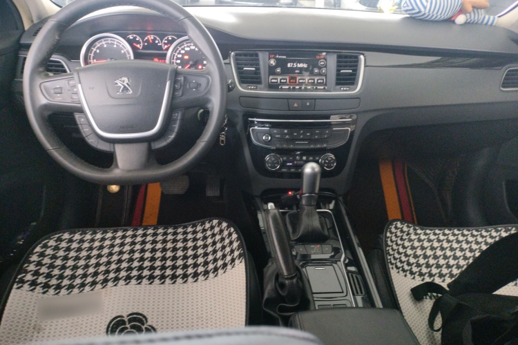 标致508 2012款 2.0L 自动智享版中控内饰12