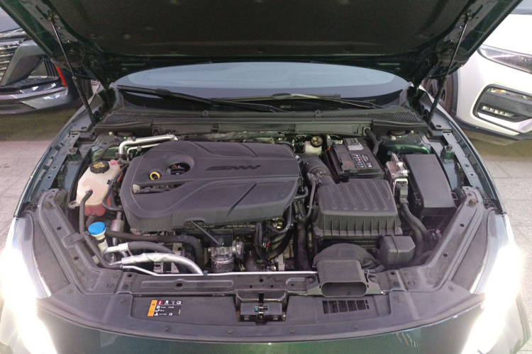 名爵 MG7 2023款 2.0T 自动猎美奢享版机舱底盘24