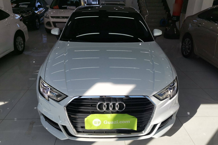 奥迪A3 2018款 30周年年型 Limousine 35 TFSI 时尚型车身外观2