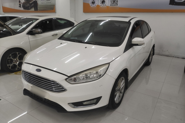 福特 福克斯 2017款 三厢 1.6L 自动风尚型智行版车身外观1