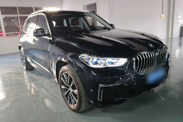 宝马X5 2022款 改款 xDrive 30Li 尊享型M运动套装车身外观3