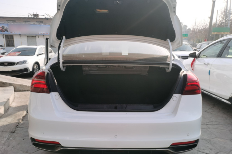 吉利汽车 帝豪 2018款 1.5L 手动向上互联版机舱底盘23