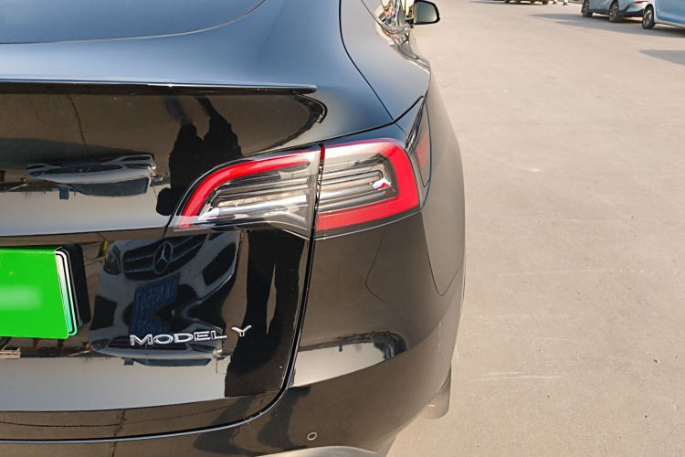 特斯拉 Model Y 2022款 后轮驱动版车身外观6006