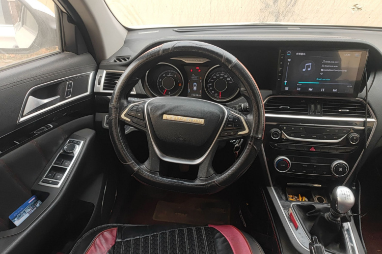 猎豹汽车 猎豹CS10 2015款 2.0T 手动卓越型中控内饰13