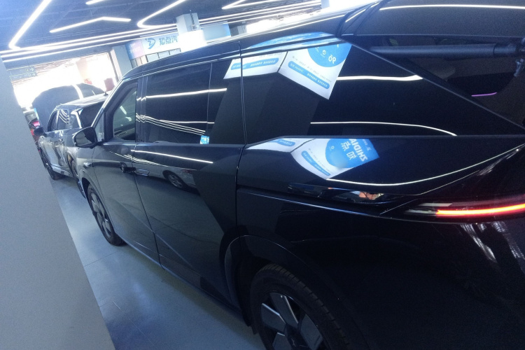 小鹏X9 2024款 640四驱高性能Max车身外观6003