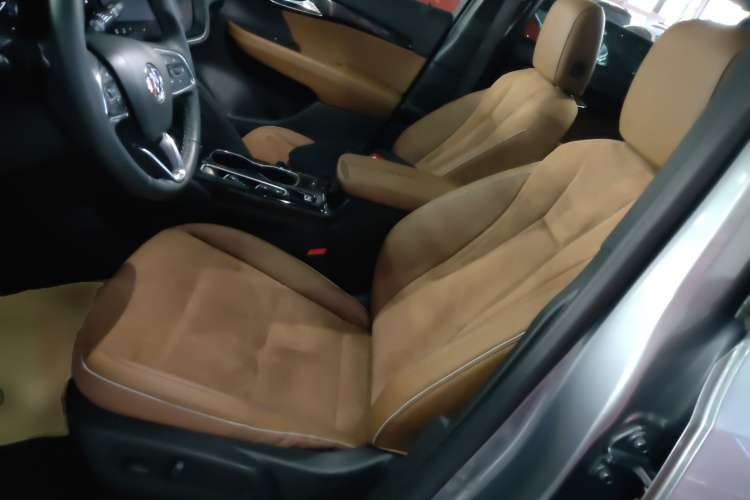 别克 2020款 昂科威S 652T 四驱豪华型中控内饰19