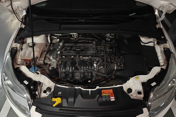 福特 福克斯 2012款 三厢 1.6L 自动风尚型局部细节24