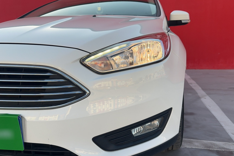 福特 福克斯 2020款 两厢经典 1.5L 自动风尚型局部细节36