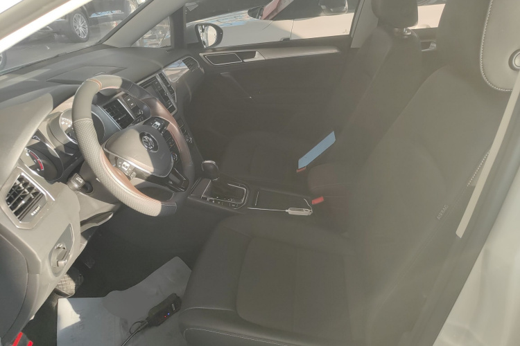 大众 高尔夫·嘉旅 2019款 280TSI 自动好奇型 国V局部细节19