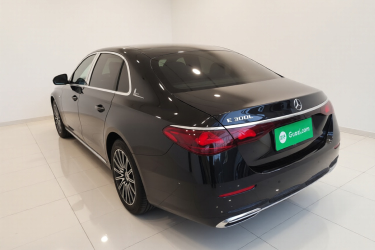 奔驰E级 2024款 E 260 L车身外观5