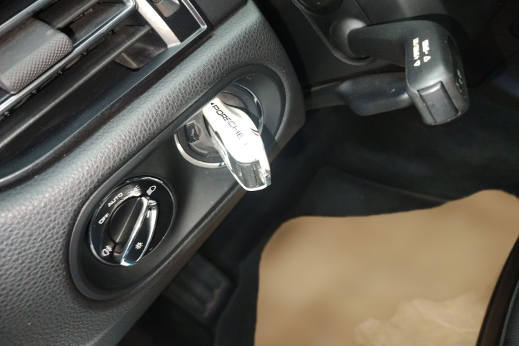 保时捷 2018款 Macan 2.0T中控内饰7001