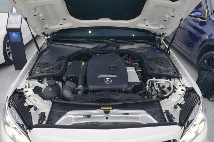 奔驰C级 2018款 C 180 L 时尚型运动版机舱底盘24