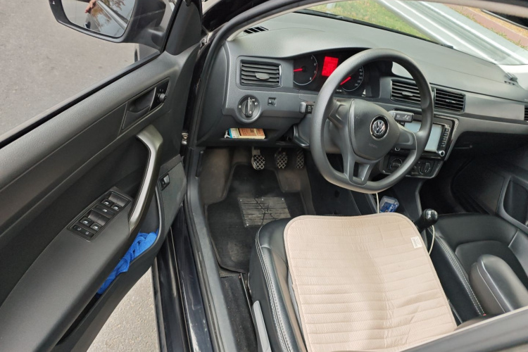 大众 桑塔纳 2016款 1.6L 手动风尚版中控内饰20