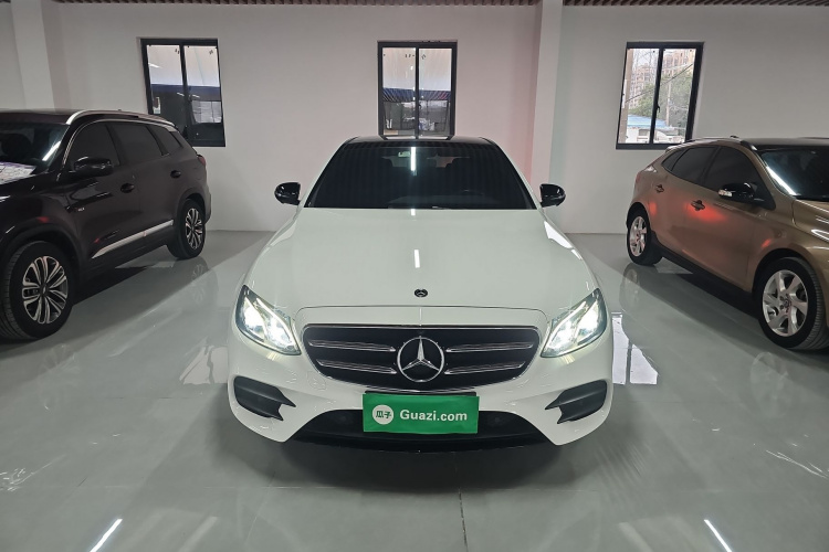奔驰E级(进口) 2019款 E 260 运动版车身外观2