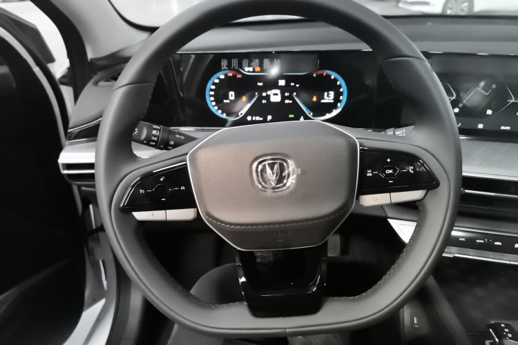 长安 逸动 2025款 PLUS 1.4T 双离合高能版局部细节13