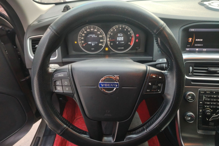 沃尔沃S60(进口) 2011款 2.0T 舒适版中控内饰13
