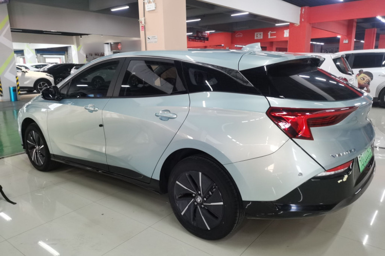 别克 微蓝6 2024款 430km 舒享版车身外观4