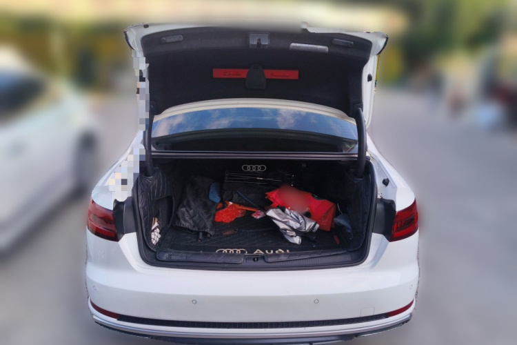 奥迪A4L 2019款 40 TFSI 时尚型 国VI中控内饰23