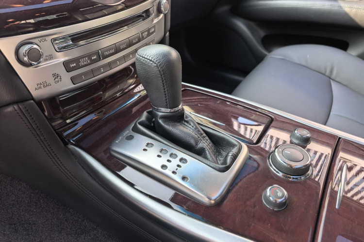 英菲尼迪Q70 2019款 Q70L 2.0T 悦享版局部细节18