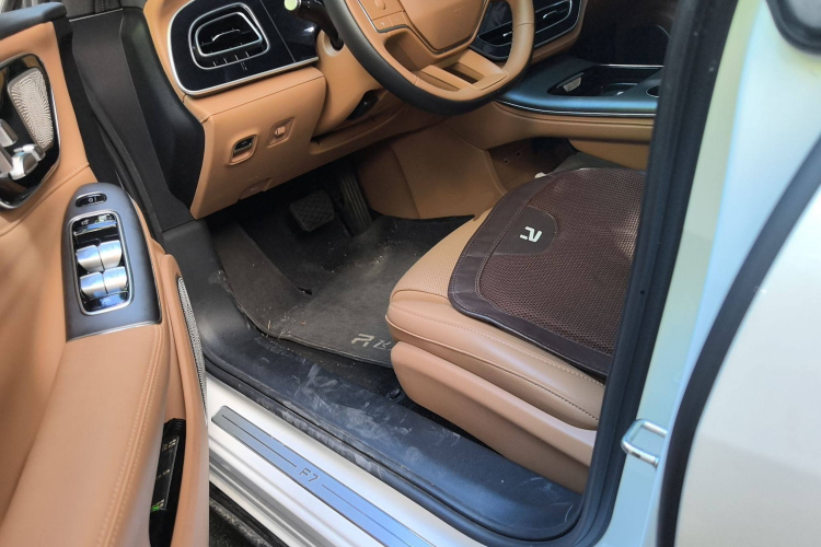 飞凡汽车 飞凡F7 2023款 进阶版中控内饰7003