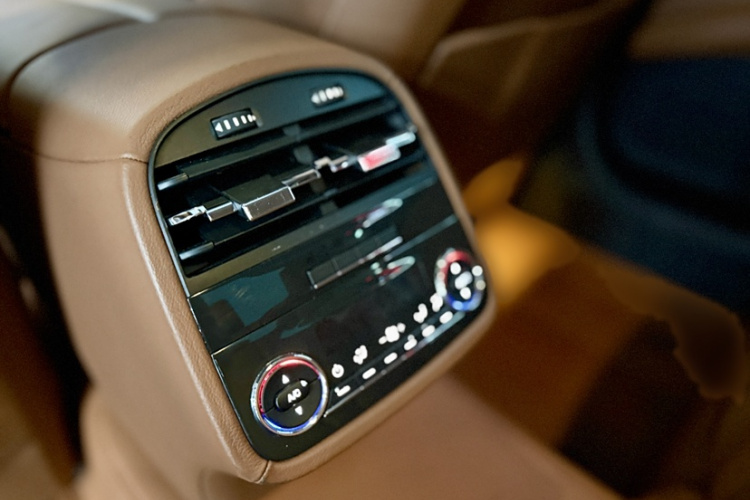 玛莎拉蒂 总裁 2013款 3.0T 标准型中控内饰7003