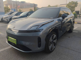 领克08 EM-P 2025款 220km 四驱性能Halo