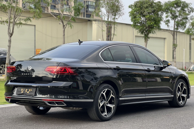 大众 迈腾 2023款 200万辆纪念版 330TSI DSG豪华型车身外观6005