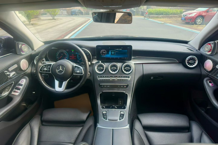 奔驰C级 2019款 改款 C 260 L 运动版中控内饰7002
