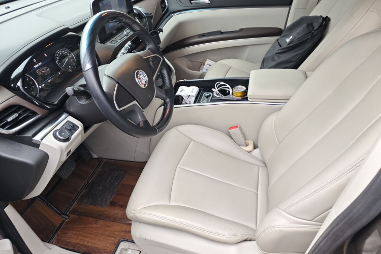 别克GL8 2022款 陆上公务舱 652T 舒适型中控内饰20