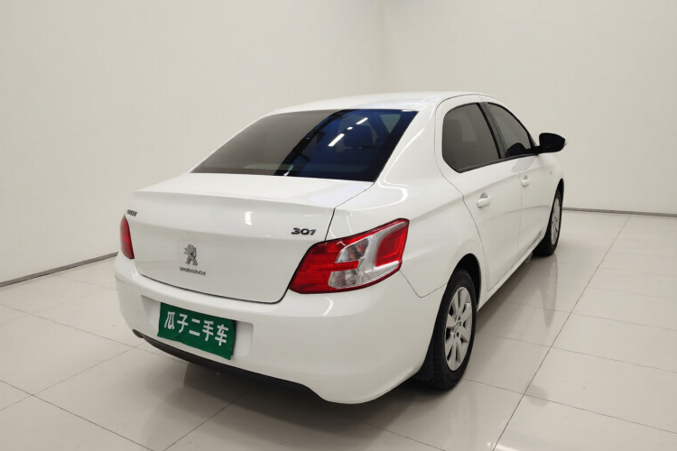 标致301 2014款 1.6L 自动舒适版车身外观7