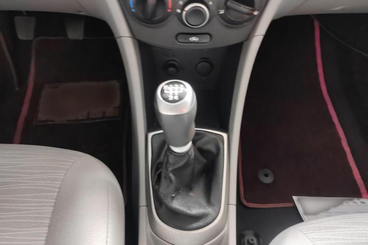 现代 瑞纳 2014款 1.4L 手动智能型GLS中控内饰7004