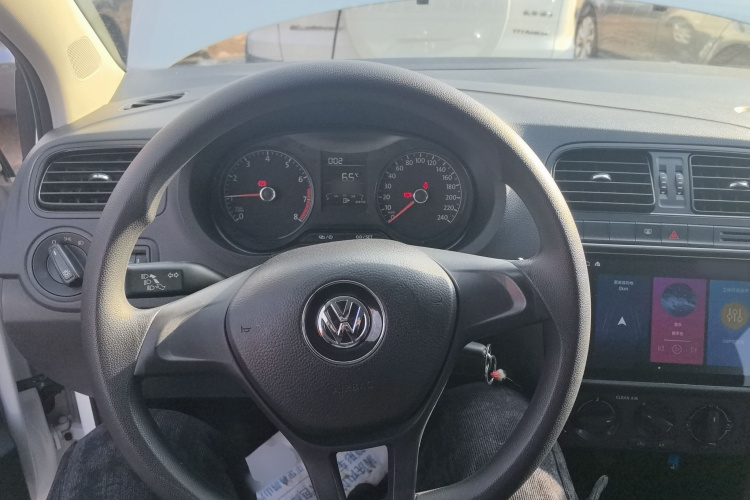 大众 Polo 2016款 1.4L 手动风尚型中控内饰12