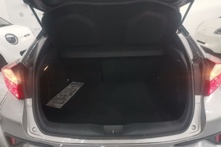 丰田 奕泽IZOA 2020款 2.0L 奕享版机舱底盘23