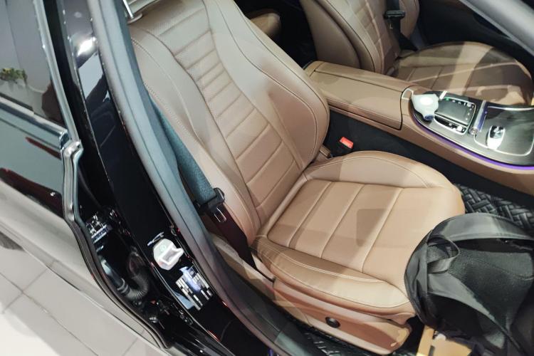 奔驰E级 2023款 E 300 L 运动时尚型中控内饰41