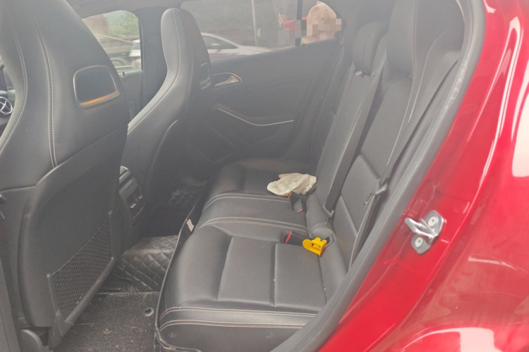 奔驰GLA 2018款 GLA 220 4MATIC 运动型中控内饰21