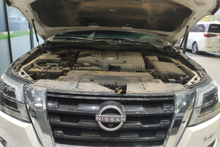 日产 途乐（平行进口） 机舱底盘24