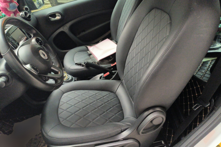 smart fortwo 2017款 1.0L 52千瓦新声特别版 国V中控内饰21