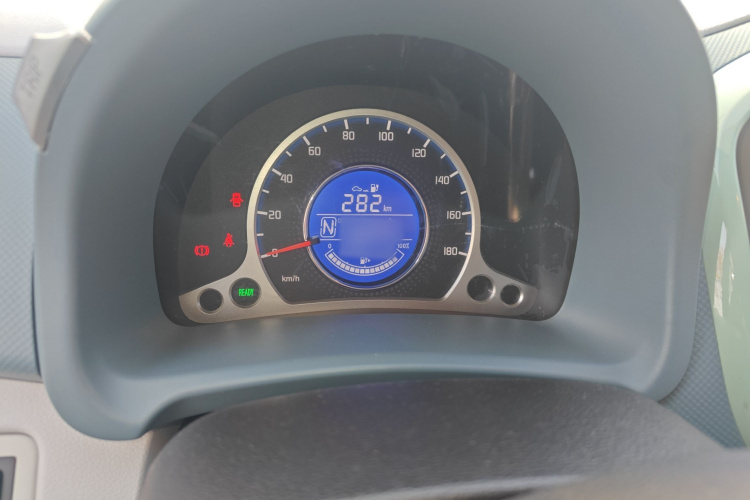 长安欧尚 奔奔E-Star 2021款 国民版 多彩款 磷酸铁锂（31.86kWh）局部细节14