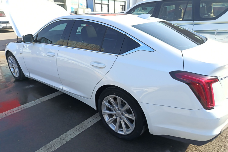 凯迪拉克CT5 2020款 28T 时尚型车身外观4