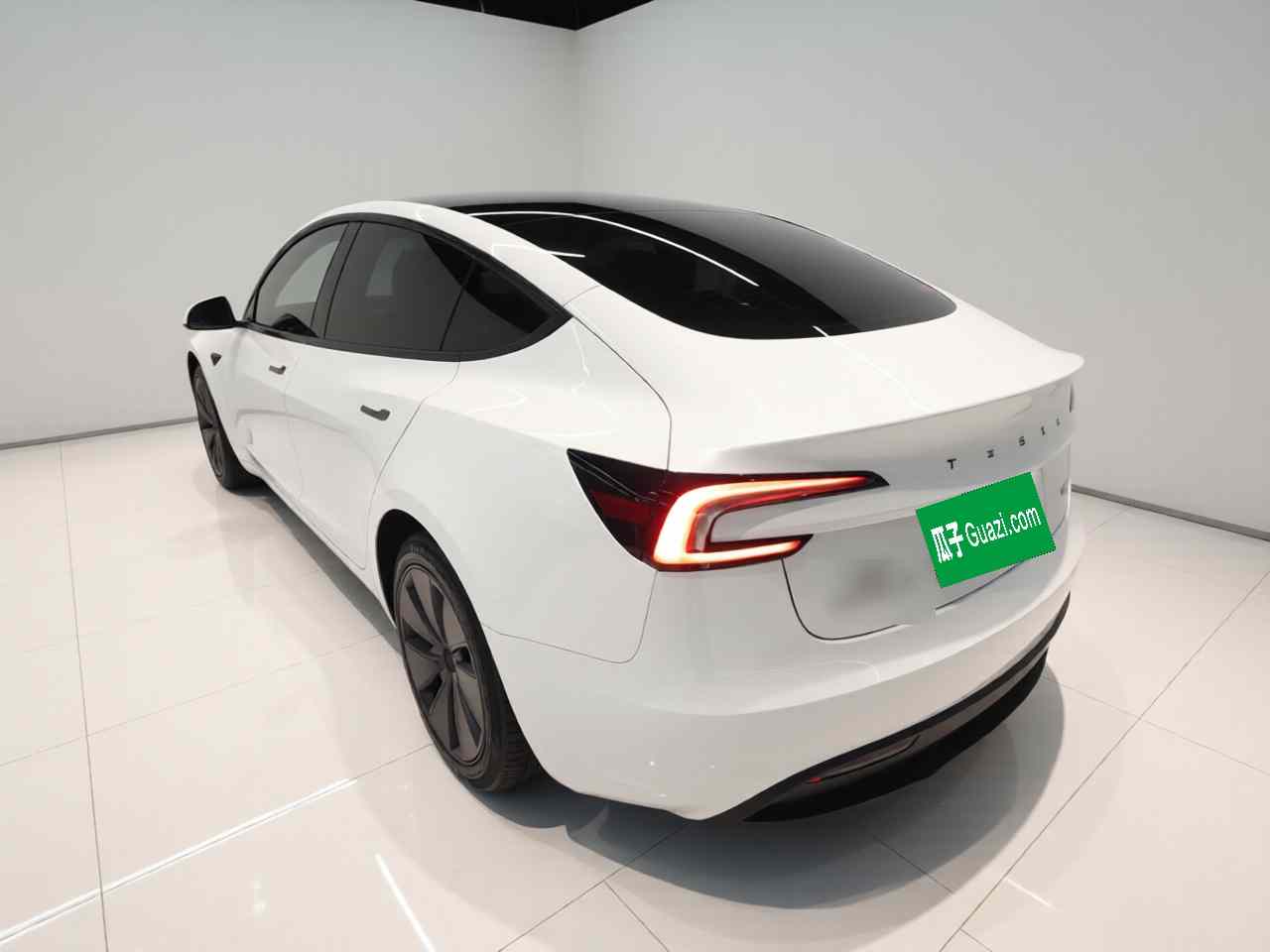 特斯拉 Model 3 2023款 后轮驱动版(3)