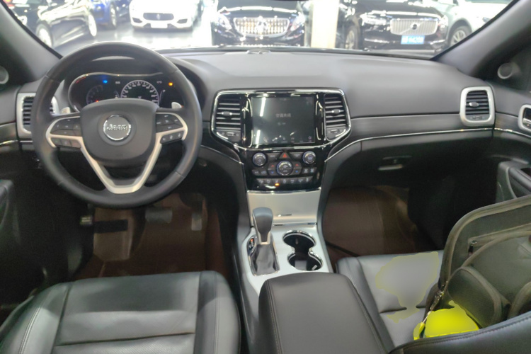 Jeep 大切诺基(进口) 2021款 3.0L 80周年纪念版中控内饰12